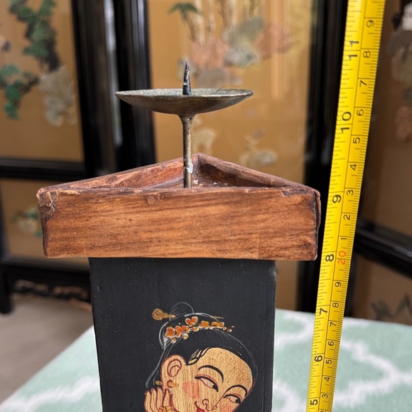 Handcrafted vintage Wooden Candle Holder with Artistic Design - Picture 8 of 8